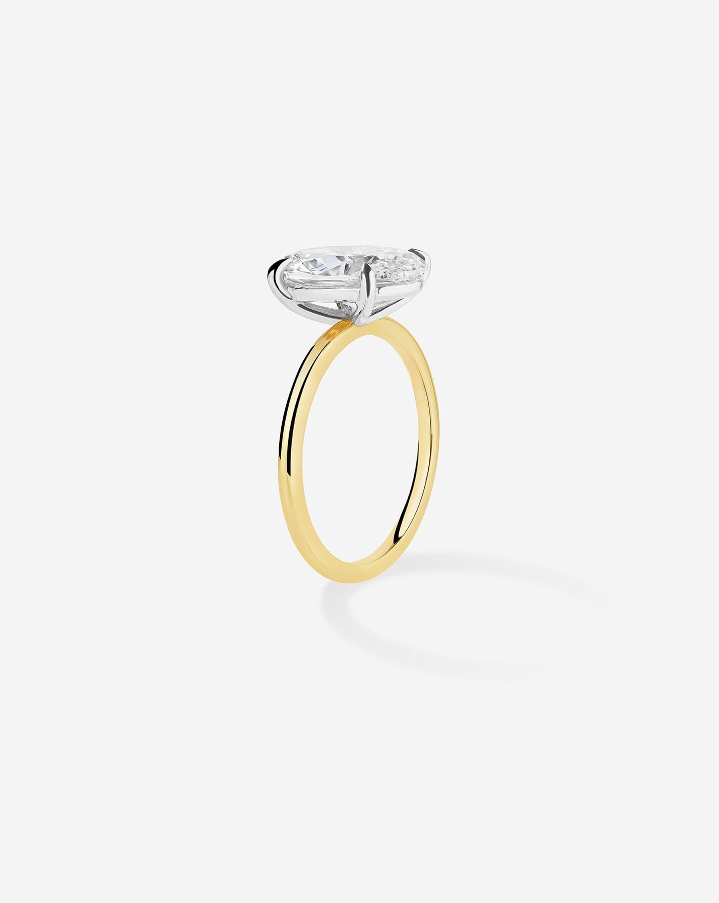 3.20 Oval Lab Diamond in Whisper Thin®
